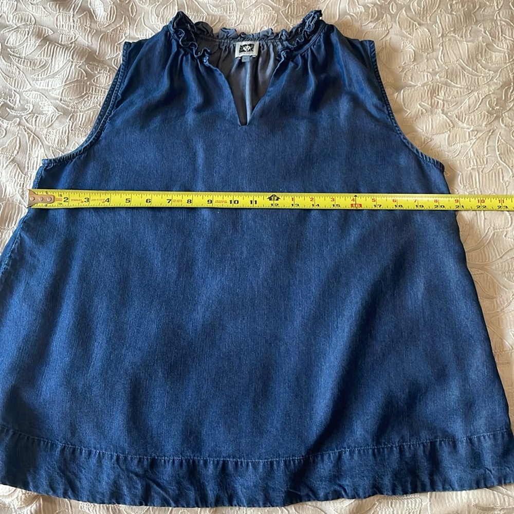 Anne Klein Women’s SZ M Sleeveless Pullover Ruffle Neck Denim -Look Soft Top - Picture 7 of 13